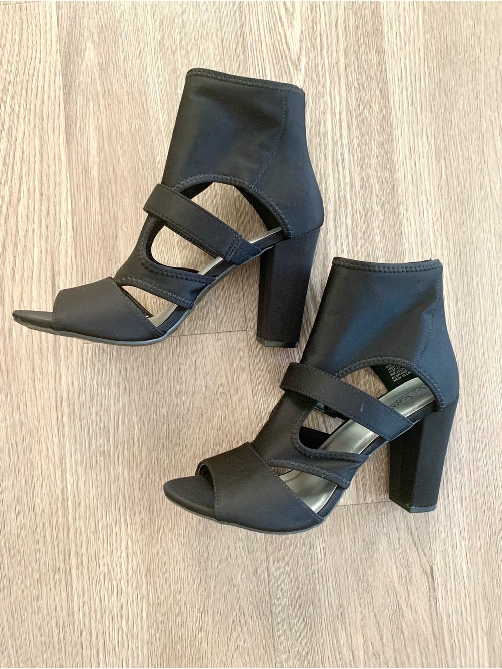 Hot Tomato Black Cutout Block Heel Sandals